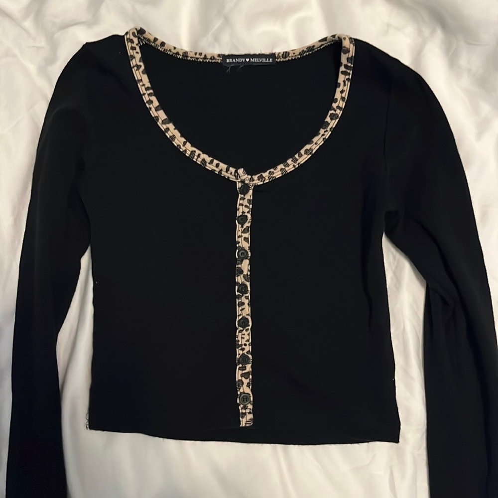 Brandy Melville long sleeve Zelly Top Black with Cheetah details